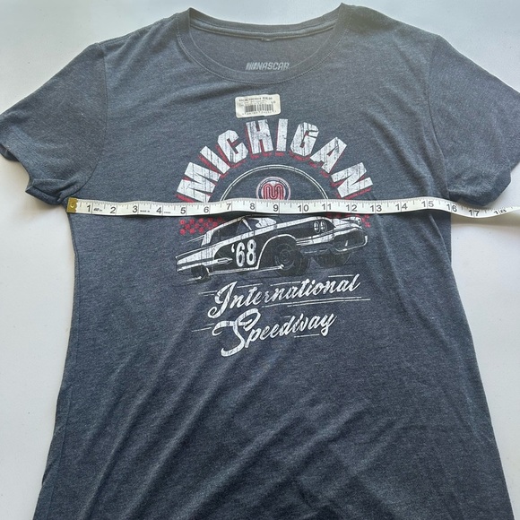 NASCAR Michigan International Speedway Women’s Blue Graphic Tee Size L NWT - Picture 4 of 8
